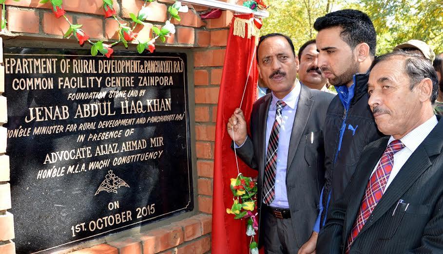 Abdul Haq lays foundation of two CFCs at Shopian